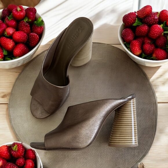 MERCEDES CASTILLO Pewter Metallic Leather Sandals Size 9.5 - Picture 1 of 12